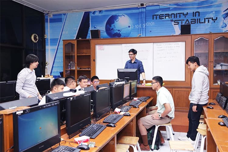 หลักสูตร Element of Artificial Intelligence