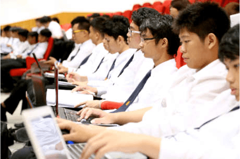 The Faculty of Information Technology developed a Bachelor of Science program in Information Technology to produce graduates with strong academic and ethical foundations to serve society and to prepare graduates for further studies at the master's level. The first student intake was in the academic year 2003.